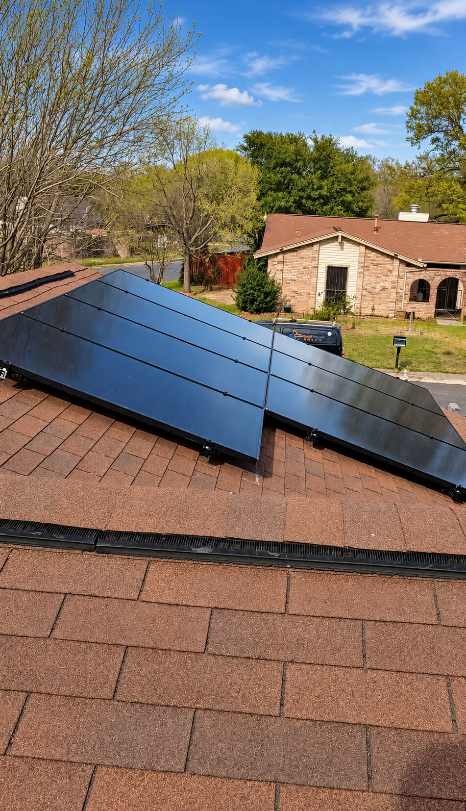 Residential rooftop solar array installed by RE of Texas